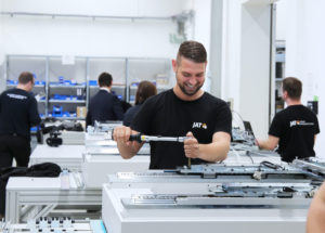 The Jena-based experts develop and produce tailor-made drive systems for machine builders. The 2020 Düsseldorf Innovation Forum will feature extensive information on customer-specific servo drive technology and mechatronic systems. Photo: JAT – Jenaer Antriebstechnik